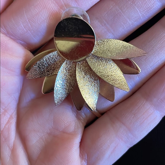 Earrings - Picture 2 of 3